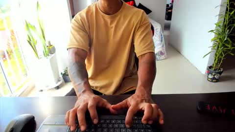 Snapshot of adam_valencia chatting on 11-09-25, 08:07 Adam Valencia online show from 11-09-25, 08:07