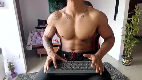 Snapshot of adam_valencia chatting on 11-20-25, 05:01 Adam Valencia online show from 11-20-25, 05:01