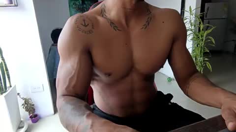 Snapshot of adam_valencia chatting on 12-04-25, 07:00 Adam Valencia online show from 12-04-25, 07:00