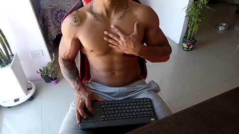 Snapshot of adam_valencia chatting on 12-15-25, 02:32 Adam Valencia online show from 12-15-25, 02:32