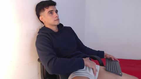 Snapshot of adama_soa chatting on 10-25-25, 07:27 Hello guys excuse my absence I will be absent for several days for health reasons I hope you understand thank you very much. online show from 10-25-25, 07:27