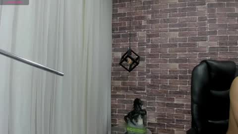 Snapshot of adamcoox chatting on 12-14-24, 06:02 Adam online show from 12-14-24, 06:02