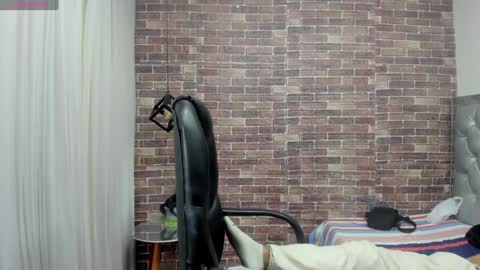 Snapshot of adamcoox chatting on 12-15-24, 01:54 Adam online show from 12-15-24, 01:54