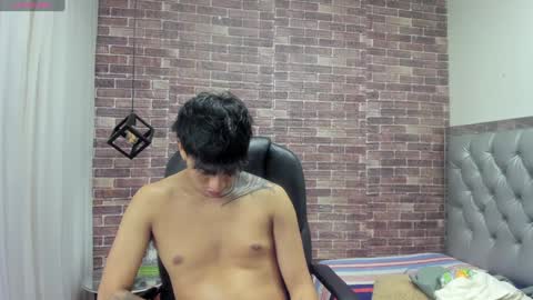 Snapshot of adamcoox chatting on 12-18-24, 03:58 Adam online show from 12-18-24, 03:58