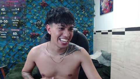 Snapshot of adamcoox chatting on 12-29-24, 11:40 Adam online show from 12-29-24, 11:40