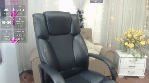 Snapshot of adamcoox chatting on 01-05-25, 11:04 Adam online show from 01-05-25, 11:04