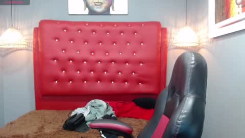 Snapshot of adamcoox chatting on 01-07-25, 04:39 Adam online show from 01-07-25, 04:39