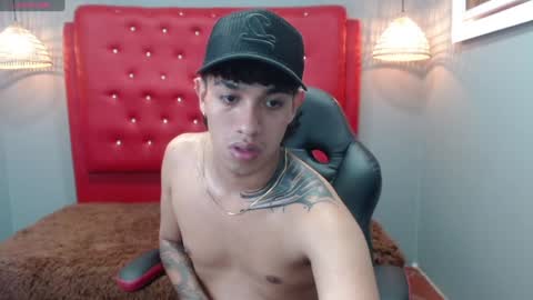 Snapshot of adamcoox chatting on 01-07-25, 07:42 Adam online show from 01-07-25, 07:42