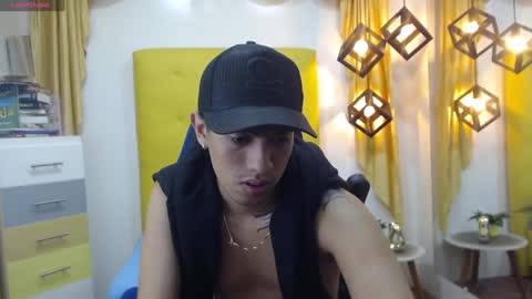 Snapshot of adamcoox chatting on 01-23-25, 08:25 Adam online show from 01-23-25, 08:25