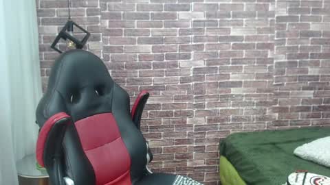 Snapshot of adamcoox chatting on 02-06-25, 09:43 Adam online show from 02-06-25, 09:43