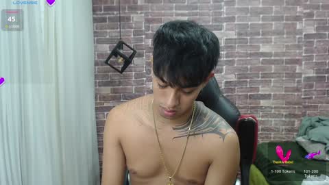 Snapshot of adamcoox chatting on 02-07-25, 07:50 Adam online show from 02-07-25, 07:50