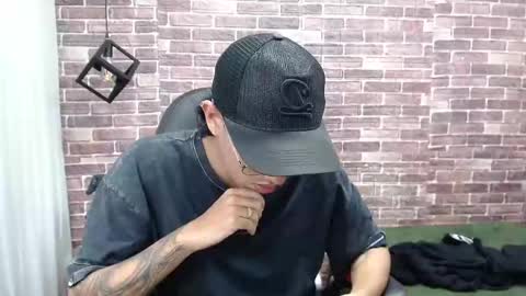 Snapshot of adamcoox chatting on 02-22-25, 04:40 Adam online show from 02-22-25, 04:40