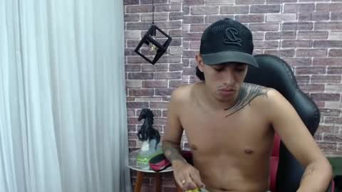 Snapshot of adamcoox chatting on 02-22-25, 07:45 Adam online show from 02-22-25, 07:45