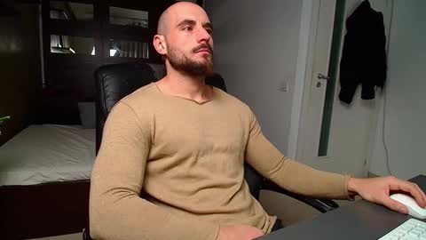 Snapshot of adamjameson chatting on 02-19-25, 06:22 AdamJameson online show from 02-19-25, 06:22