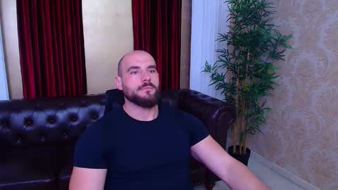 Snapshot of adamjameson chatting on 09-21-25, 04:58 AdamJameson online show from 09-21-25, 04:58