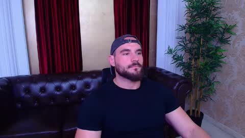 Snapshot of adamjameson chatting on 09-25-25, 05:33 AdamJameson online show from 09-25-25, 05:33