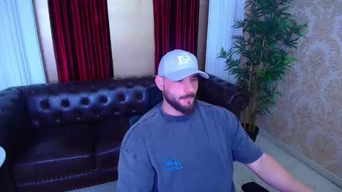 Snapshot of adamjameson chatting on 11-11-25, 05:29 AdamJameson online show from 11-11-25, 05:29