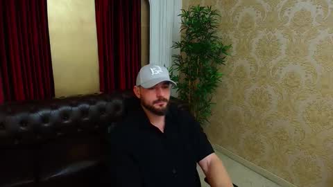 Snapshot of adamjameson chatting on 11-30-25, 05:33 AdamJameson online show from 11-30-25, 05:33