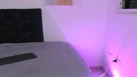 Snapshot of adams_niki chatting on 12-17-24, 11:16 ADAMS Y NIKI online show from 12-17-24, 11:16