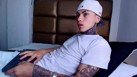 Snapshot of adamswalkerr_ chatting on 02-13-26, 12:56 AdamsWalkerr online show from 02-13-26, 12:56