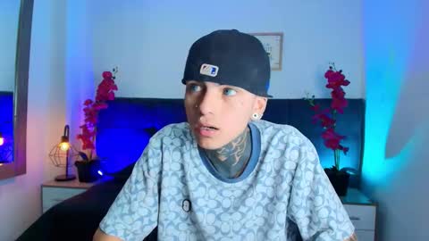 AdamsWalkerr  online show from 03-27-26, 01:22