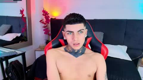 AdamsWalkerr  online show from 04-18-26, 01:26