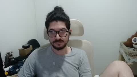 Snapshot of adamussutekh chatting on 07-10-26, 10:18 Adam online show from 07-10-26, 10:18
