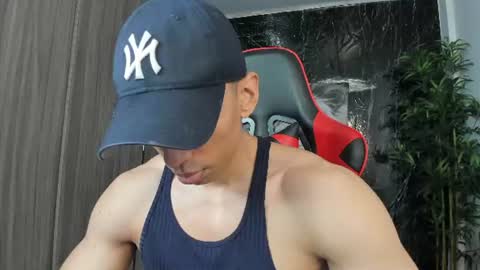 Snapshot of adan_sin1 chatting on 06-18-26, 03:05 Adan Sin online show from 06-18-26, 03:05