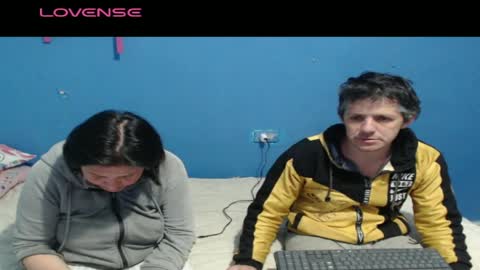Snapshot of adan_y_eva_bk chatting on 05-19-26, 06:36 Adan and Eva online show from 05-19-26, 06:36