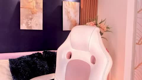 Snapshot of adann_scott chatting on 06-06-26, 12:43 Adan online show from 06-06-26, 12:43