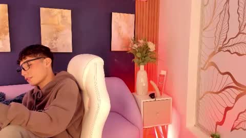 Snapshot of adann_scott chatting on 06-26-26, 12:09 Adan online show from 06-26-26, 12:09
