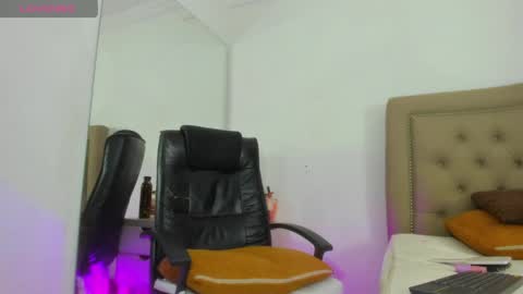 Snapshot of adara_ferrara chatting on 04-27-26, 11:58 Adara Ferrara online show from 04-27-26, 11:58