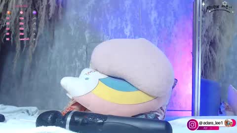 Snapshot of adara_lee chatting on 10-27-25, 12:36 sofi online show from 10-27-25, 12:36