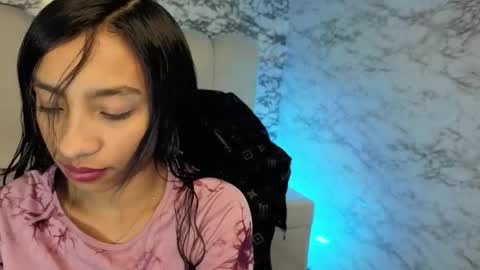 Snapshot of adarasuri_v chatting on 06-09-26, 03:29 Hi Stream 1000pm to 600am online show from 06-09-26, 03:29
