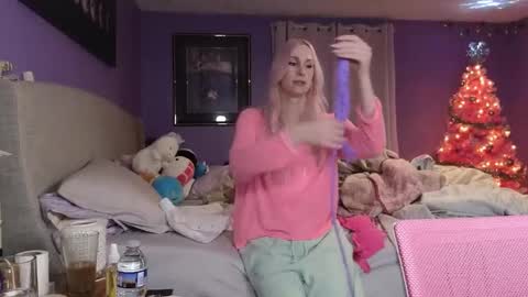 Snapshot of addibabeee chatting on 01-06-25, 11:31 Addibabeee online show from 01-06-25, 11:31