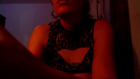 amy        online show from 02-06-25, 01:43