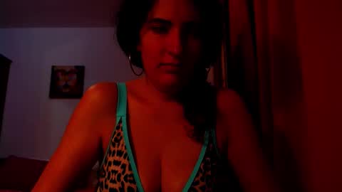 Snapshot of addicted2uts chatting on 03-29-26, 08:53 amy online show from 03-29-26, 08:53