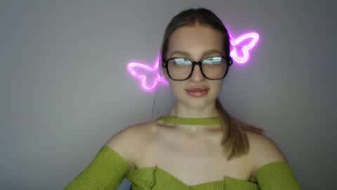 Snapshot of addie_collins chatting on 12-03-24, 02:38 Kristina online show from 12-03-24, 02:38