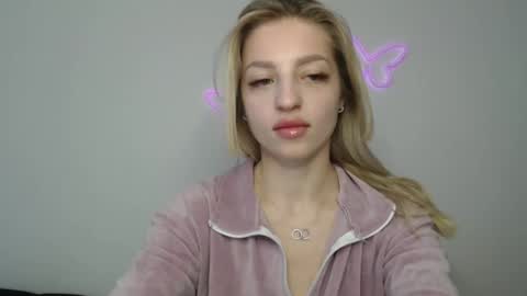 Snapshot of addie_collins chatting on 12-12-24, 09:08 Kristina online show from 12-12-24, 09:08