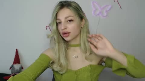 Snapshot of addie_collins chatting on 12-20-24, 10:05 Kristina online show from 12-20-24, 10:05