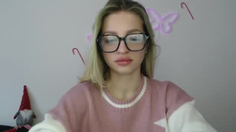 Snapshot of addie_collins chatting on 12-24-24, 09:17 Kristina online show from 12-24-24, 09:17