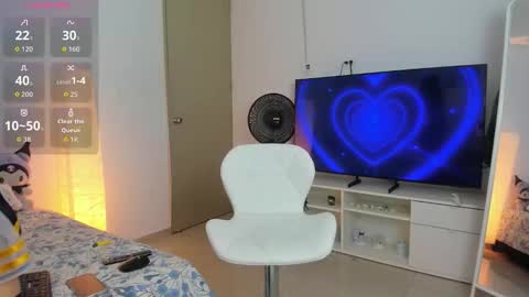 ..   .. independent model online show from 09-24-25, 09:34