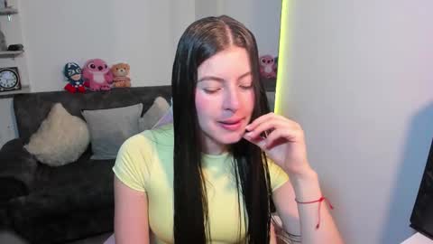 Snapshot of adela_parker chatting on 11-28-25, 07:49 Adela Parker online show from 11-28-25, 07:49