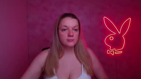 Adele online show from 12-22-25, 12:35