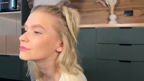 Snapshot of adele_nick2202 chatting on 03-20-26, 07:35 Adele Nick online show from 03-20-26, 07:35