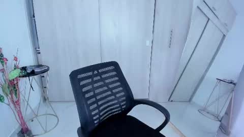 Snapshot of adele_sweett chatting on 07-08-26, 11:04 Carolina online show from 07-08-26, 11:04