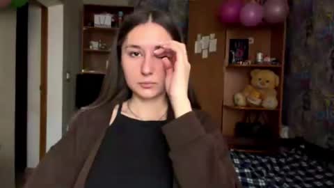 Poly online show from 03-06-26, 09:06