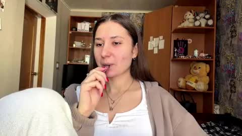 Poly online show from 04-15-26, 09:05