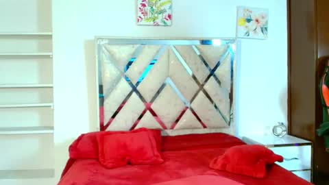 Snapshot of adelefunn chatting on 12-01-25, 01:38 Adele online show from 12-01-25, 01:38