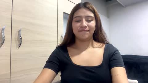 adellein foxx online show from 10-06-25, 02:53